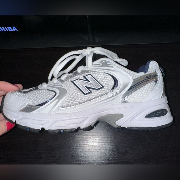 New Balance 530 White Silver Navy - Picture 1 of 3